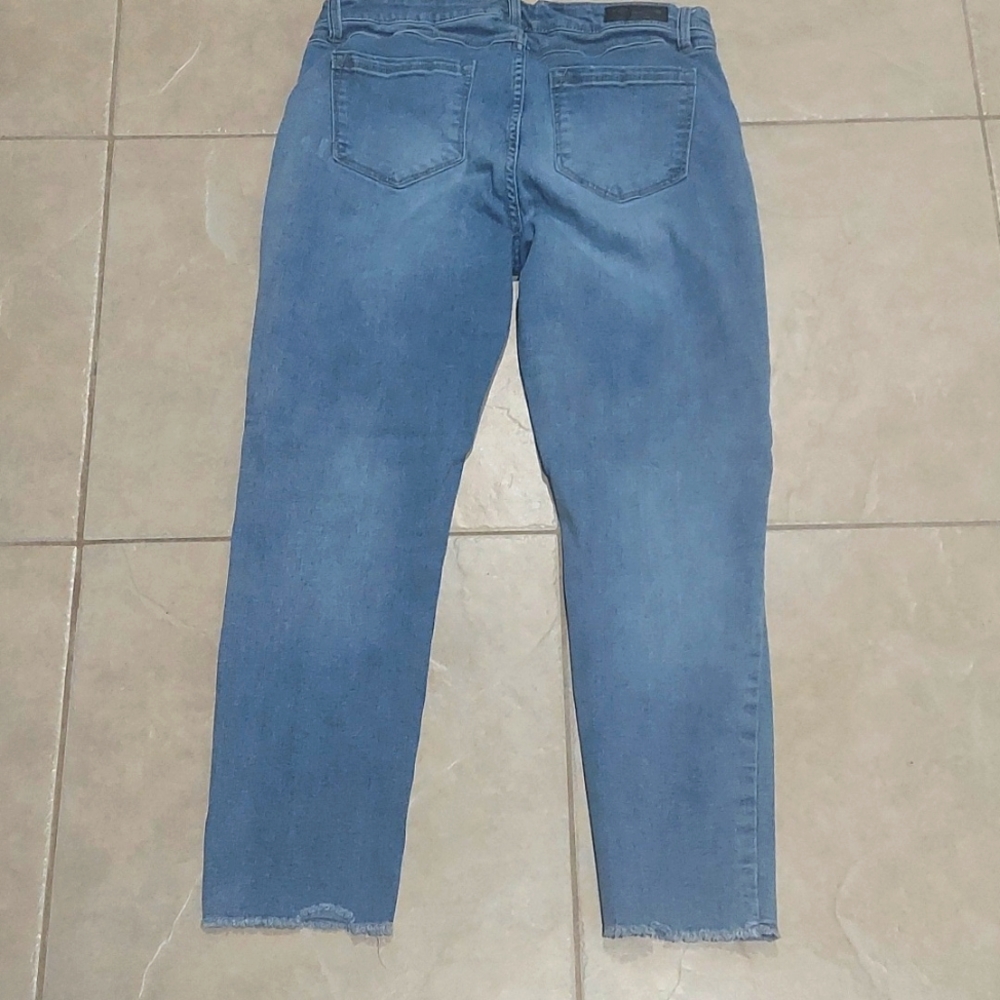 💥CLOSET CLEAR-OUT💥 3 Pairs of Skinny Jeans - Picture 6 of 16